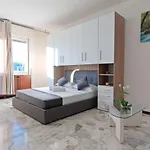 Jasmine מילאנו